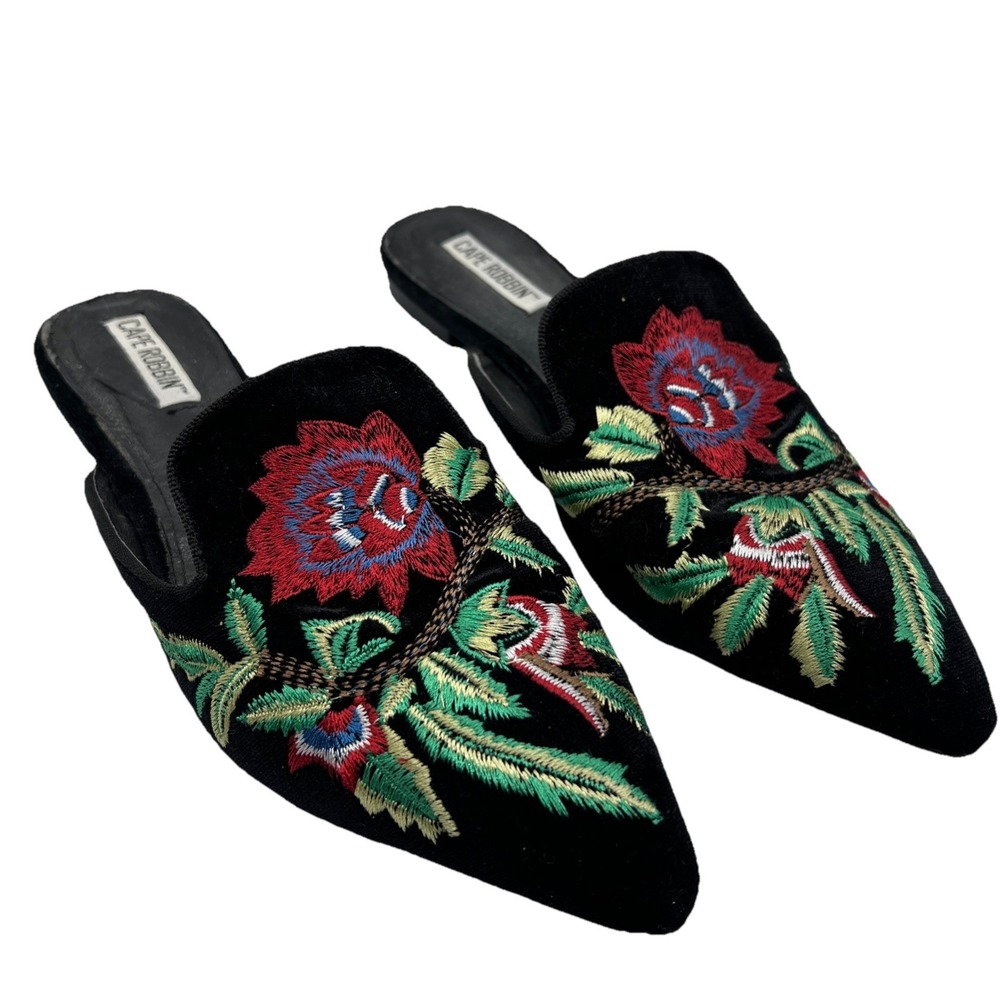 Cape Robbin Cell-17 Black Mules Embroidered Vintage Inspired Artsy Eclectic 8.5